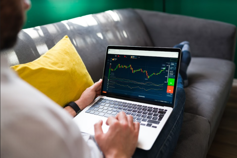 Race Option vs. Olymp Trade: A Detailed Comparison