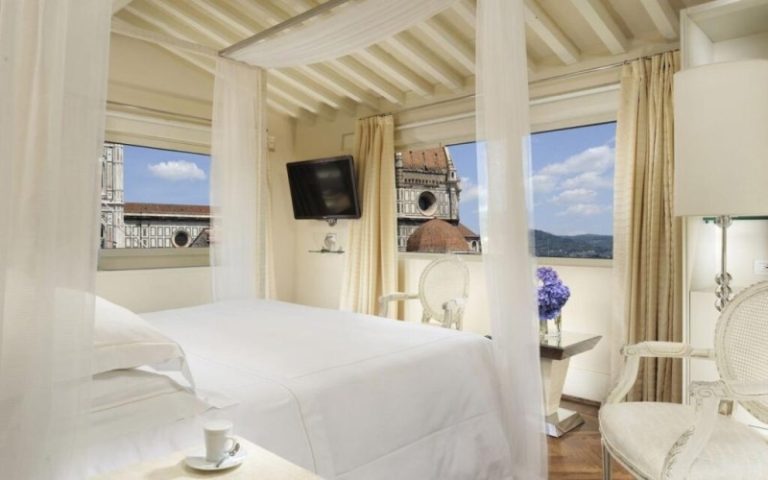 Florence and its dream hotels in a charming atmosphere